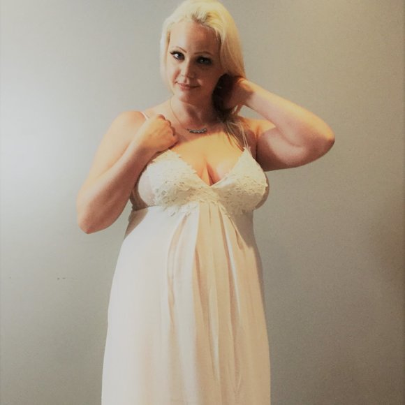 Isabella ivory bridal nightgown - Picture 5 of 10